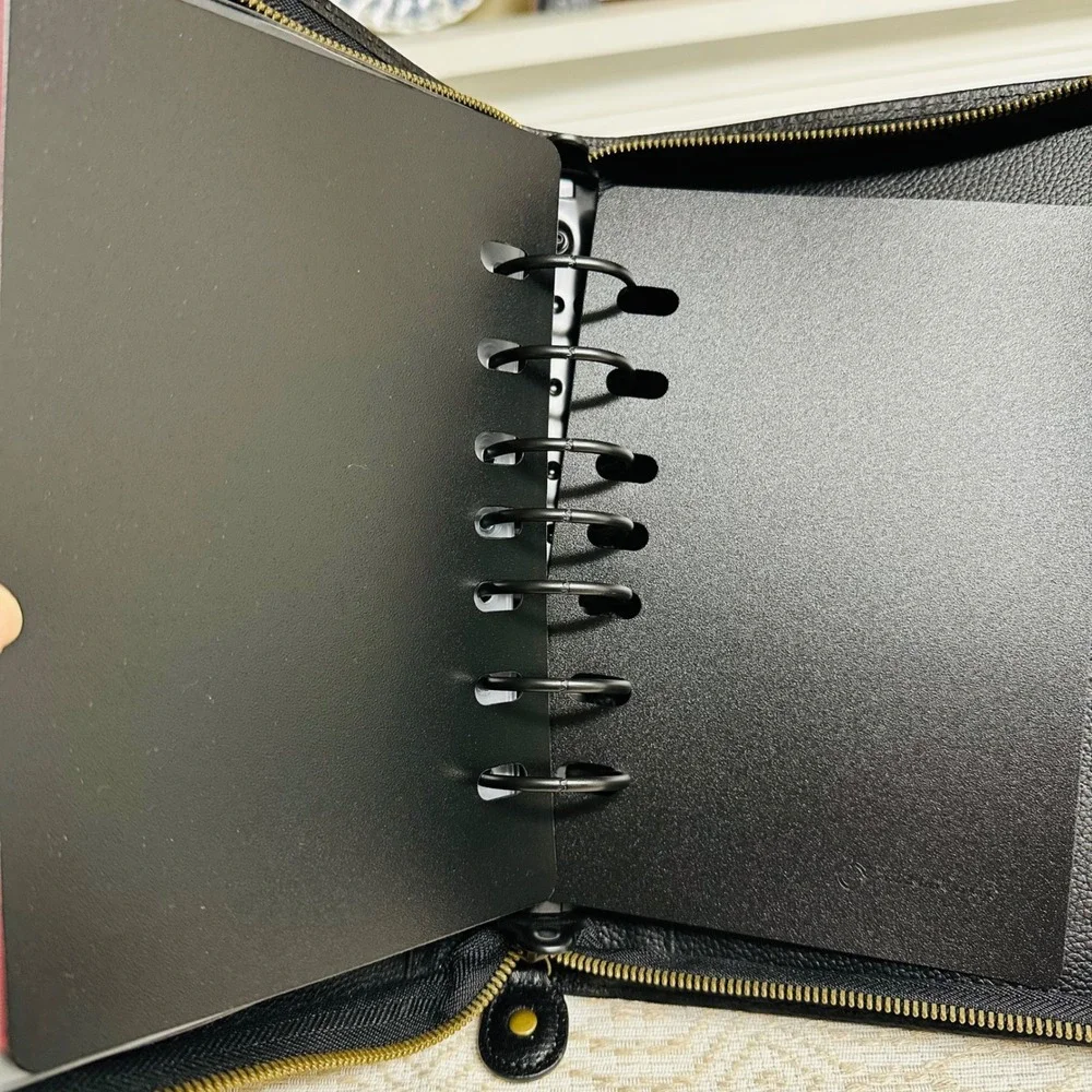 Franklin Covey Black Tyler Pebbled Leather Zipper 7 -Ring Binder W/ Inserts